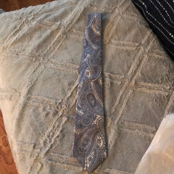 Men’s tie - Picture 1 of 5
